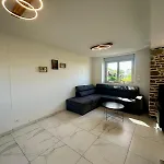 Des Hirondelles 1s بيت للعطل *