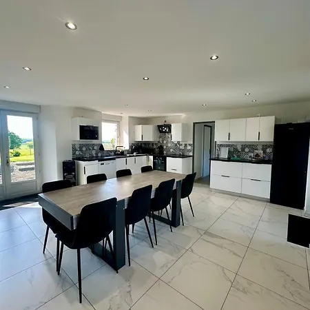 Des Hirondelles 1s Prázdninový dům