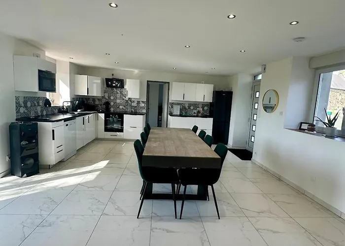 Des Hirondelles 1s Holiday home Montjoie-Saint-Martin