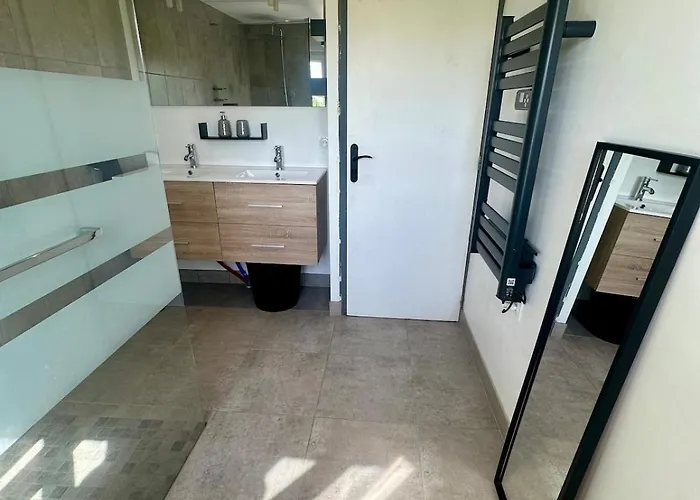 Des Hirondelles 1s Montjoie-Saint-Martin