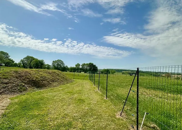 Des Hirondelles 1s Montjoie-Saint-Martin