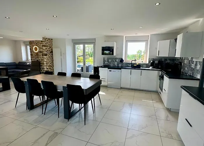 Des Hirondelles 1s Holiday home *