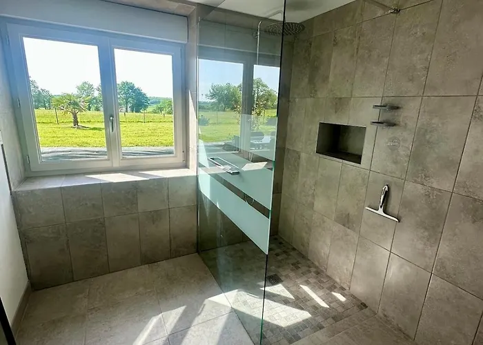 Des Hirondelles 1s * Montjoie-Saint-Martin